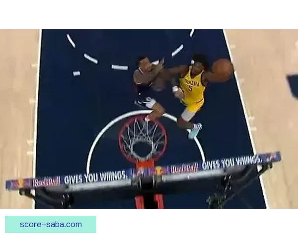 约翰-科林斯与大洛抢板时发生碰撞 已返回更衣室接受检查